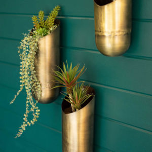 Great-Finds-Parker-Products-Kalalou-set-of-3-antique-brass-wall-vases-00